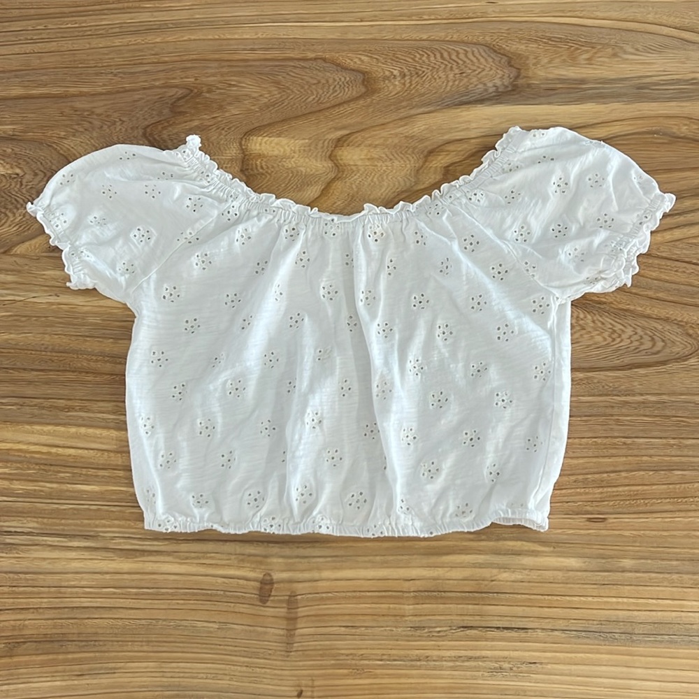 New without tags Hem & thread eyelit white crop top size medium